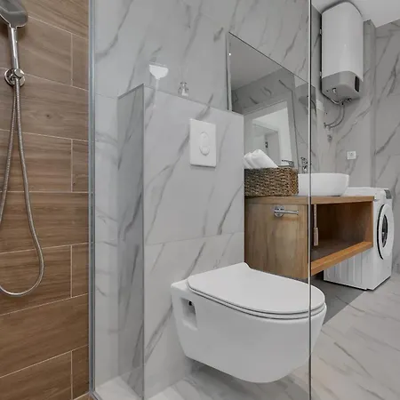 Beachfront Sea Srzic * ماكارسكا