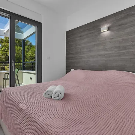 Beachfront Sea Srzic شقة ماكارسكا